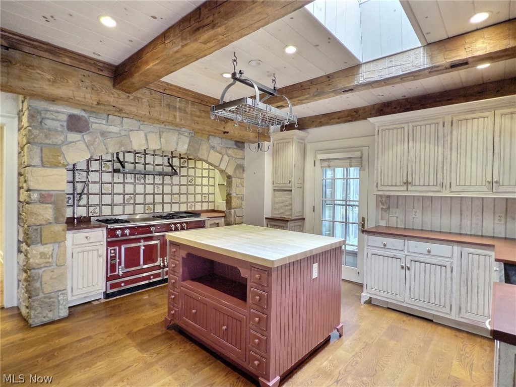 2710 Chesterton Road Property Photo 6