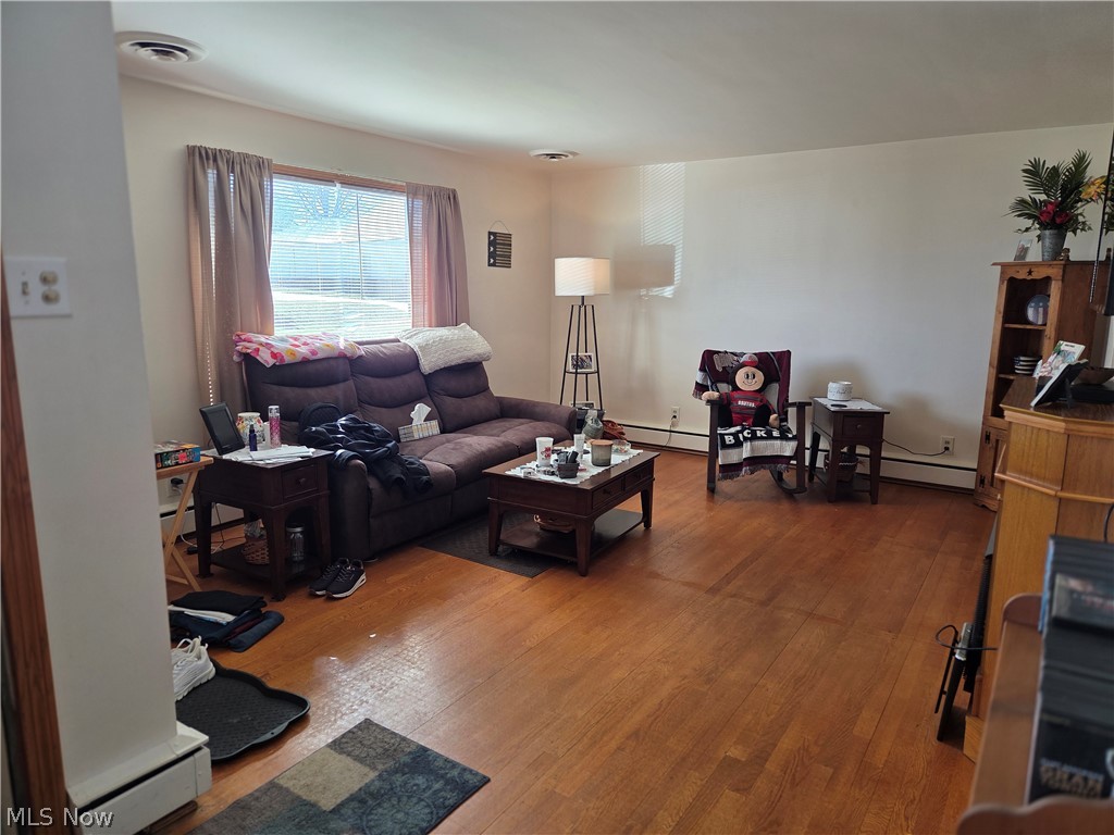 808 Kennilworth Property Photo 2