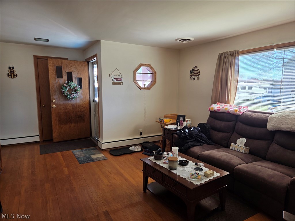 808 Kennilworth Property Photo 3