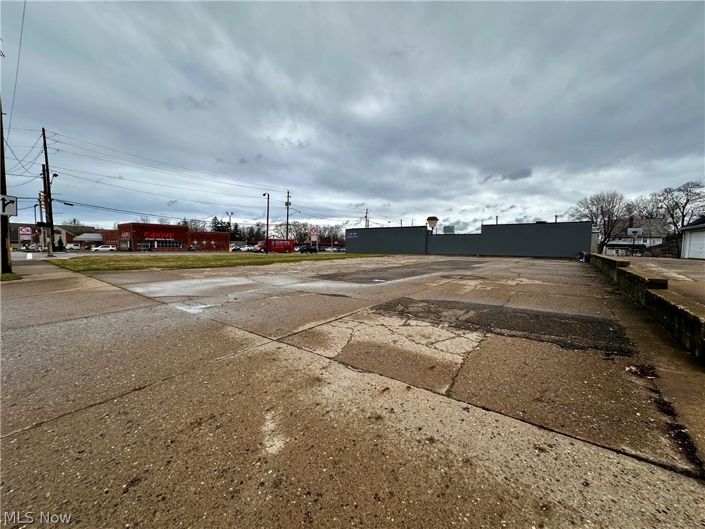 317 E State Street Property Photo 5