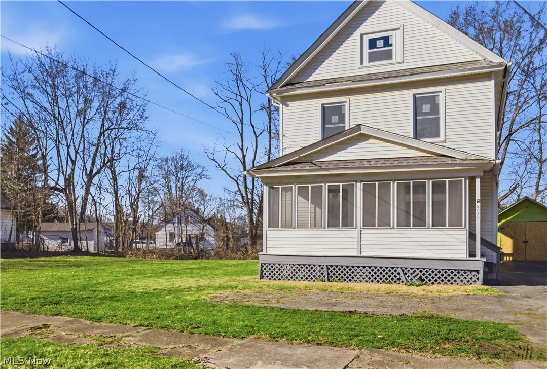 2016 Pointview Avenue Property Photo 3