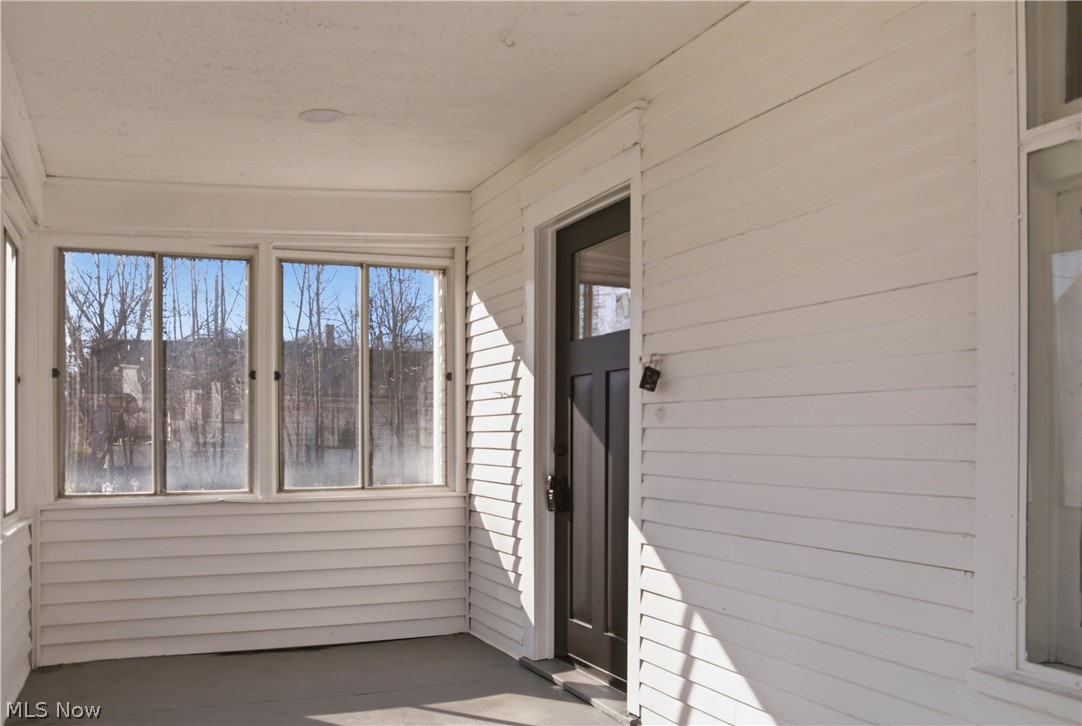 2016 Pointview Avenue Property Photo 4