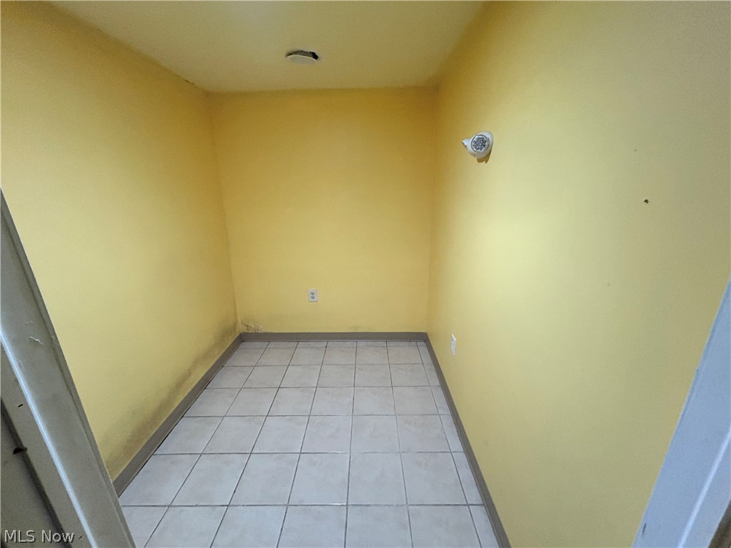 669 E 185th Street E Property Photo 7