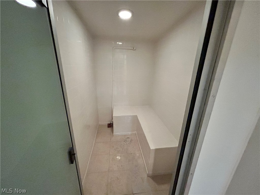 669 E 185th Street E Property Photo 16