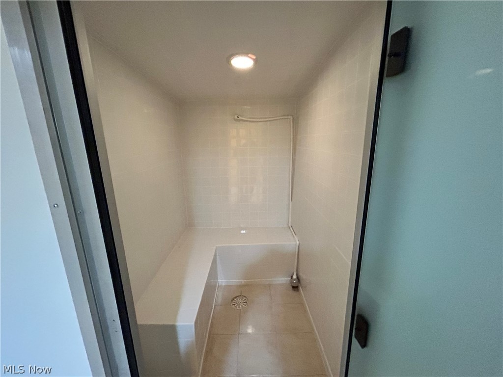 669 E 185th Street E Property Photo 17
