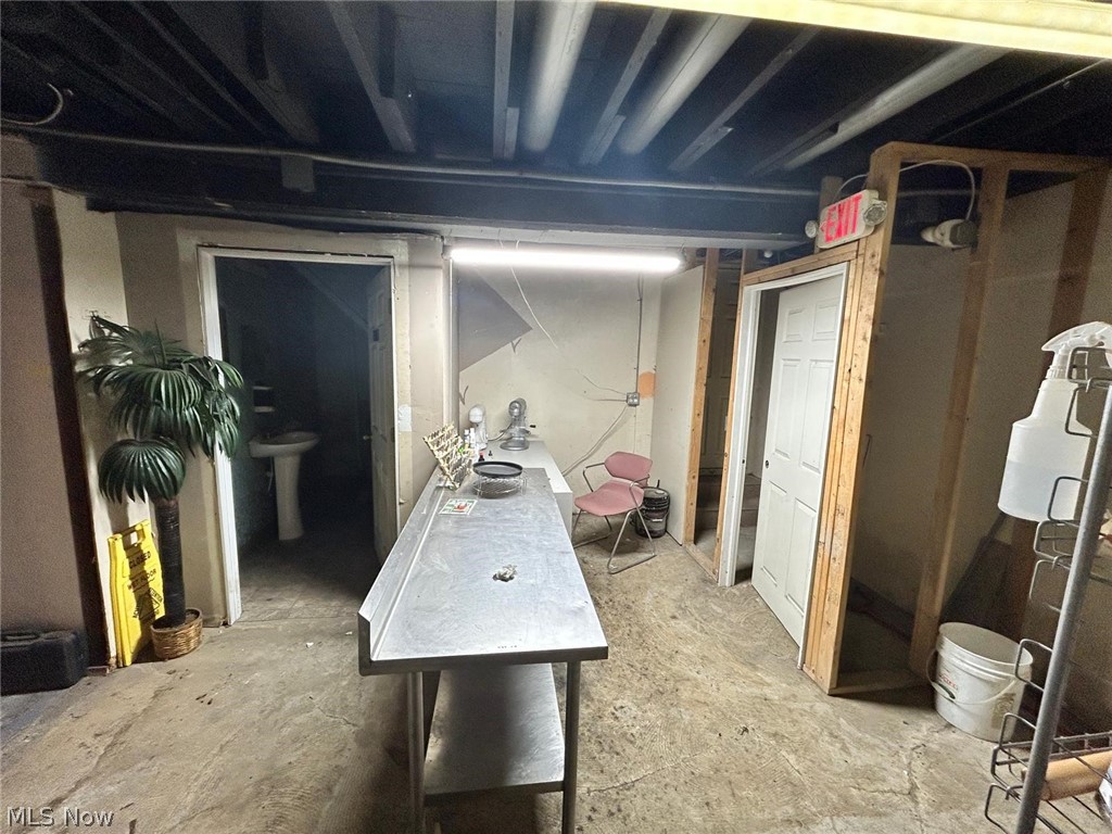 669 E 185th Street E Property Photo 26