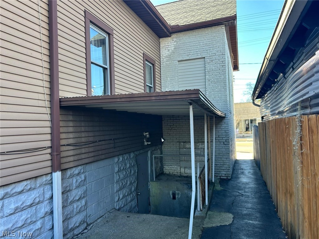 669 E 185th Street E Property Photo 29