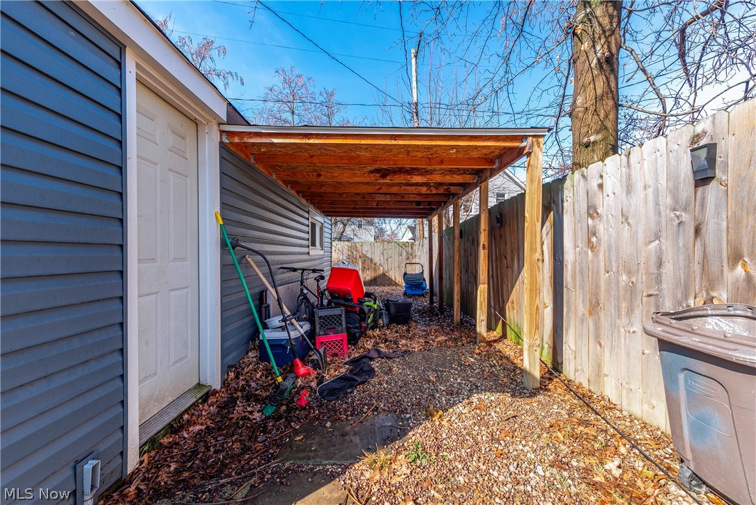 1402 E 185th Street Property Photo 3
