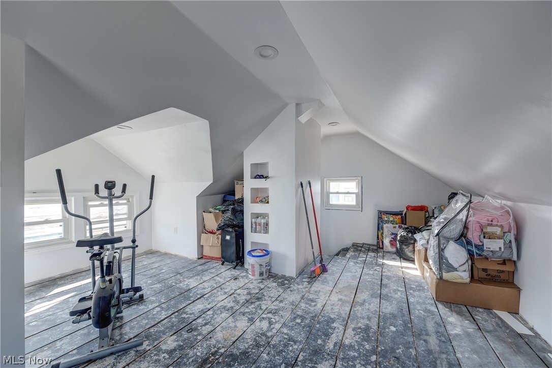 1402 E 185th Street Property Photo 28