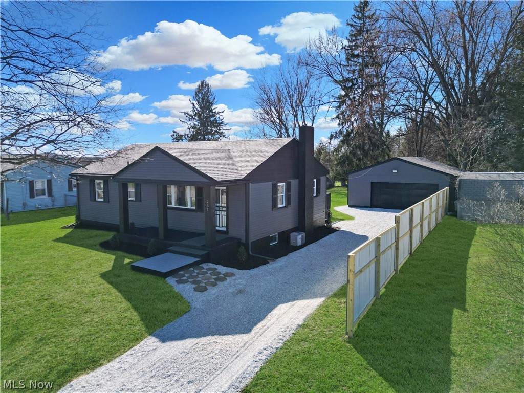 231 Olive Drive Property Photo 2