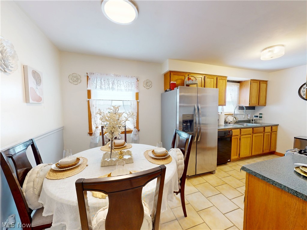 13504 Maple Leaf Drive Property Photo 4