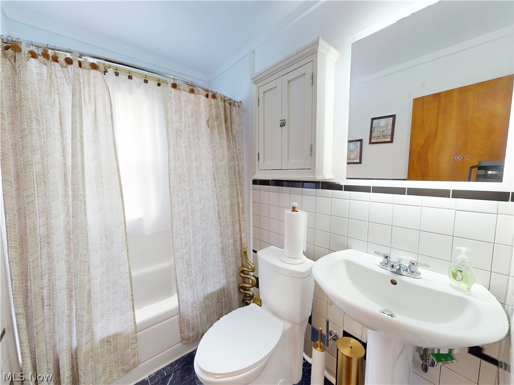 13504 Maple Leaf Drive Property Photo 10