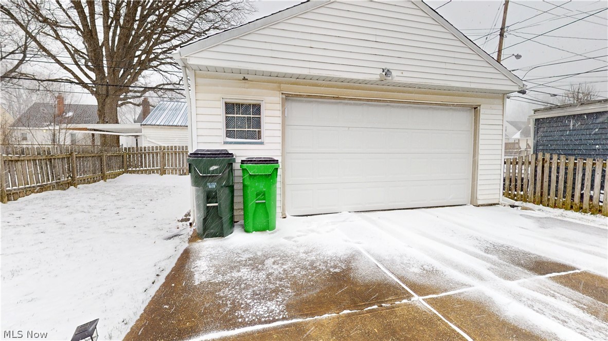 13504 Maple Leaf Drive Property Photo 28