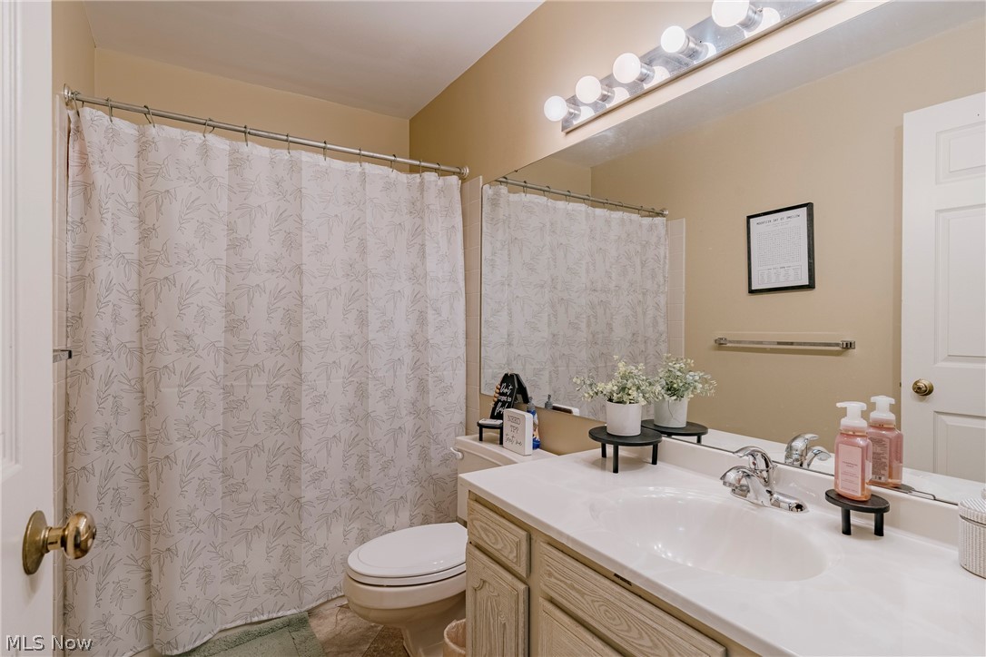 2889 Charing Cross Road Nw Property Photo 19