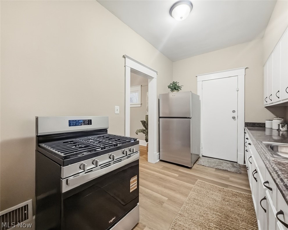 702 Dickson Street Property Photo 10