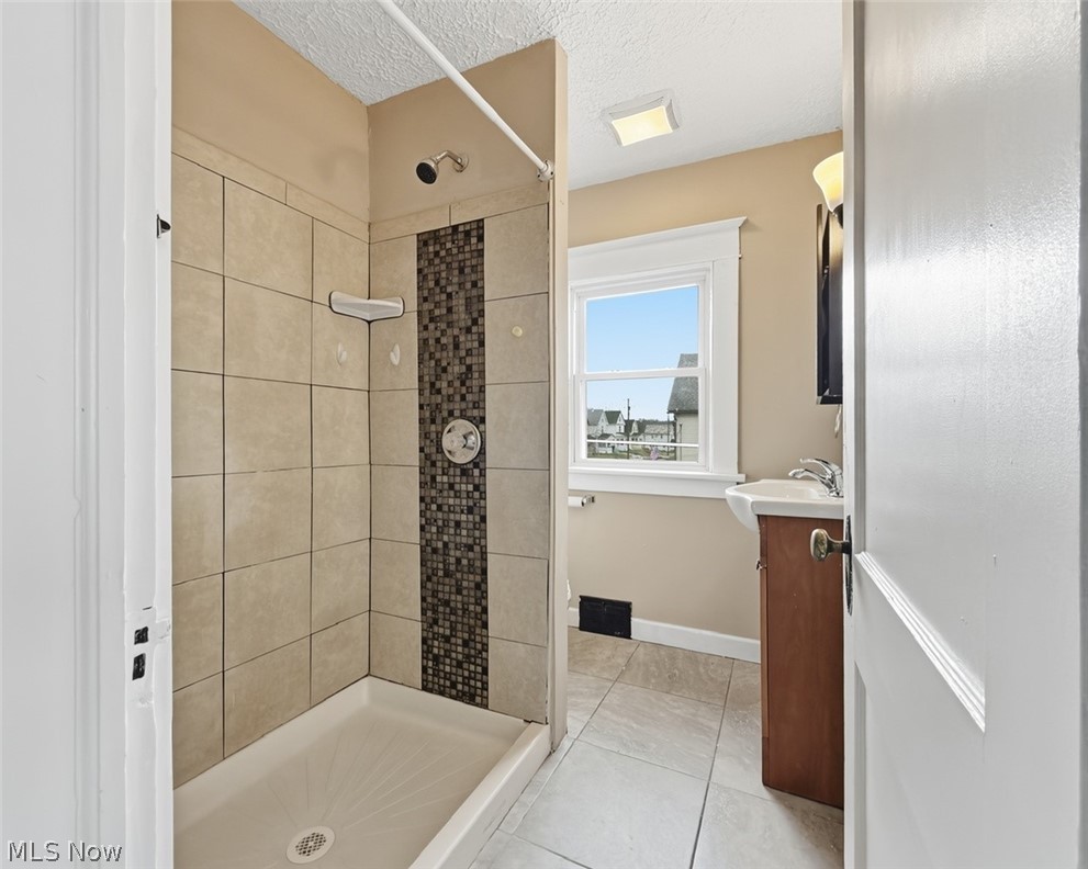 702 Dickson Street Property Photo 13