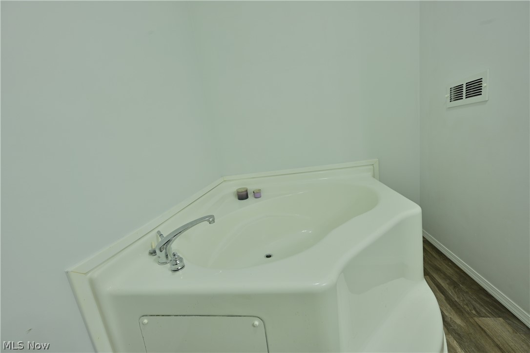 29 Carl Lane Property Photo 16