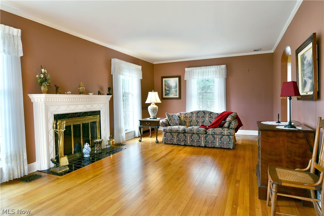 641 Fairway Drive Ne Property Photo 5