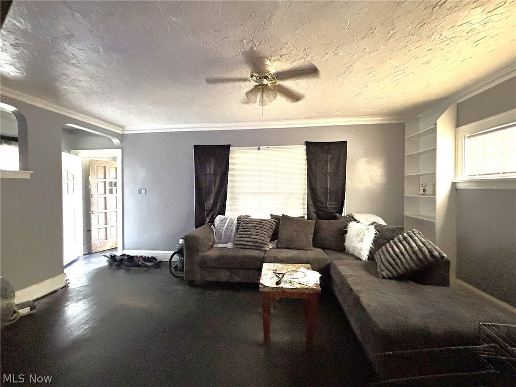 3309 E 137th Street Property Photo 4
