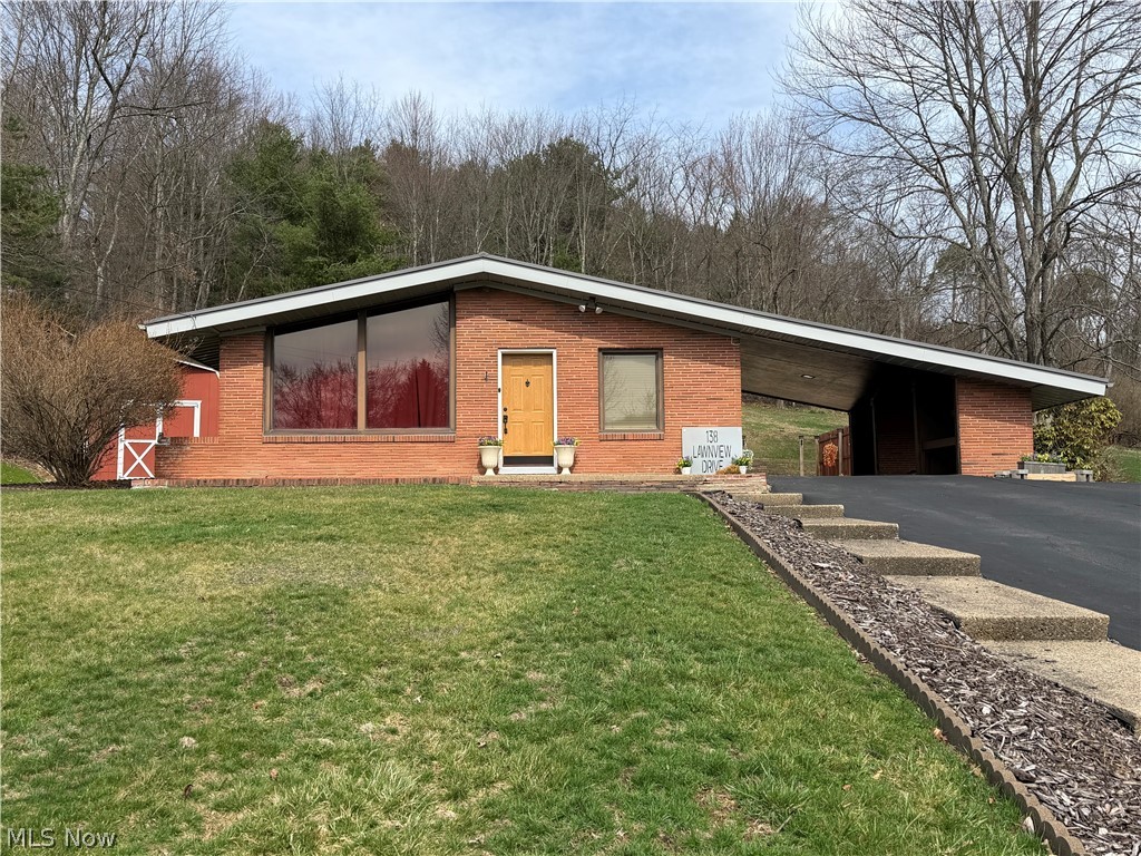 138 Lawnview Drive Property Photo 1