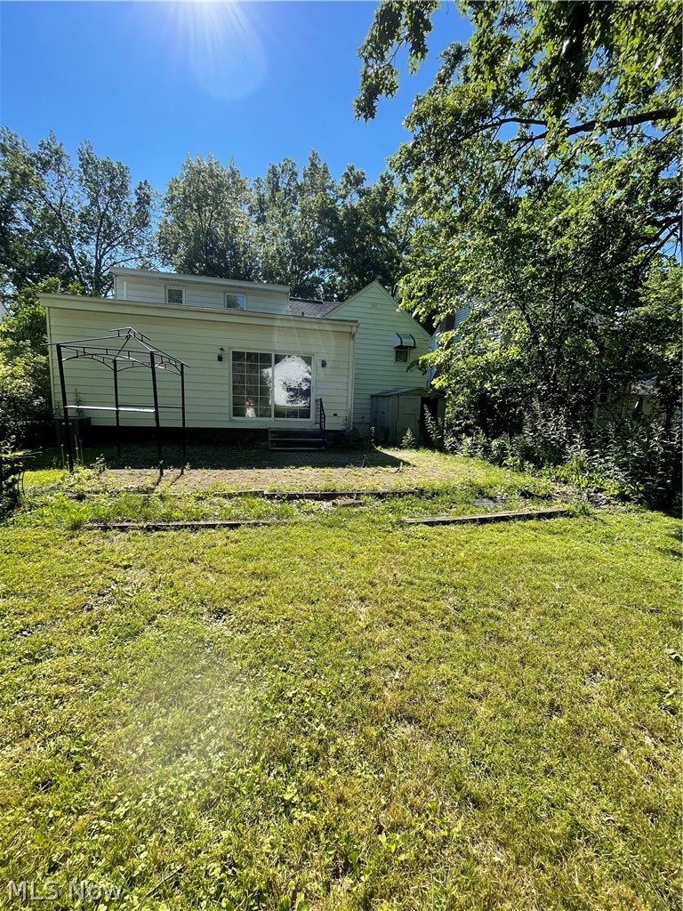 1663 Lyndhurst Property Photo 6