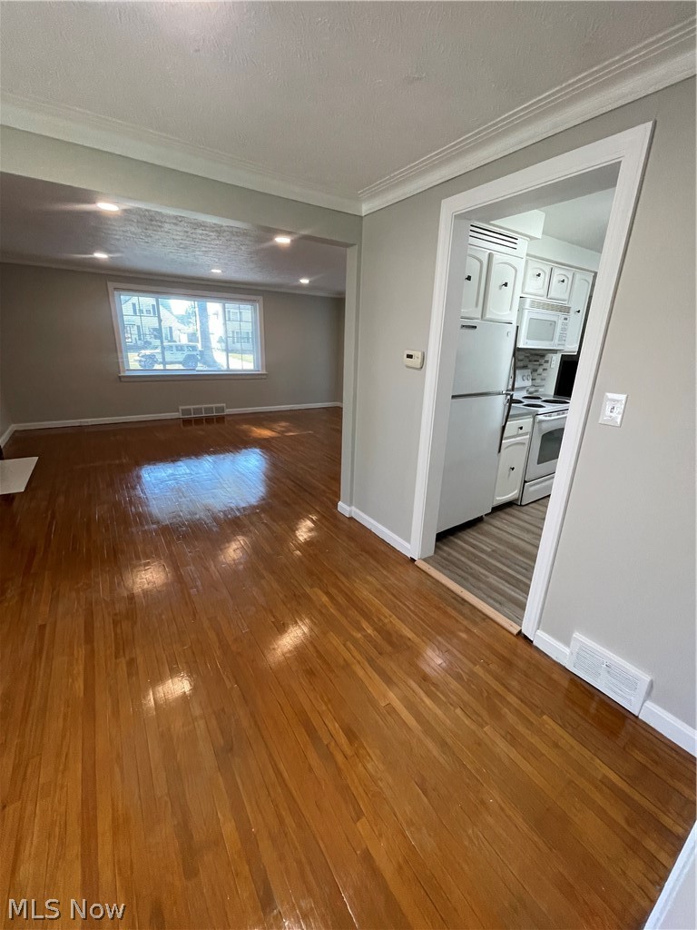 1663 Lyndhurst Property Photo 10