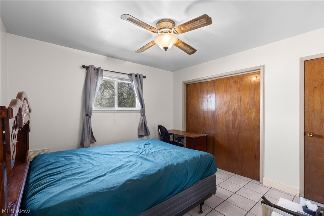 6 Frontage Property Photo 9