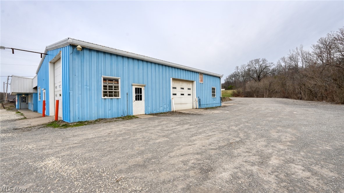11445 East Pike Property Photo 4