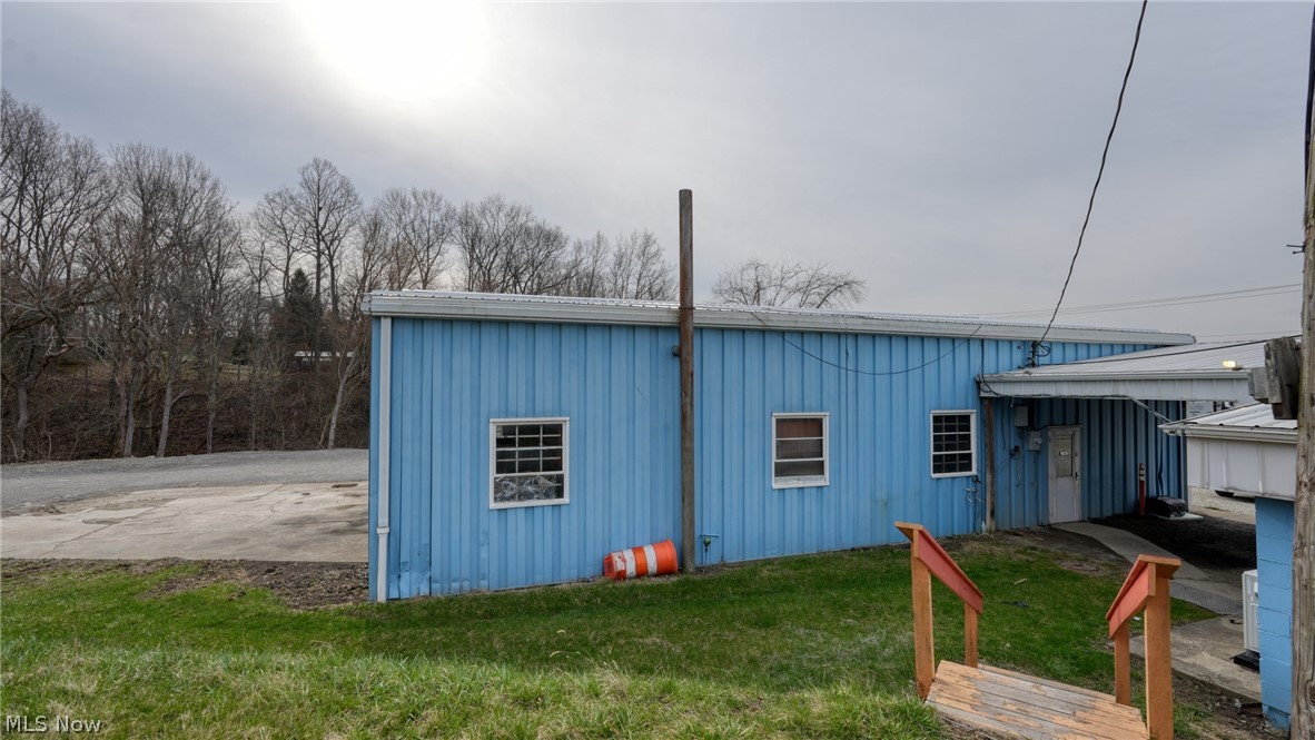 11445 East Pike Property Photo 6