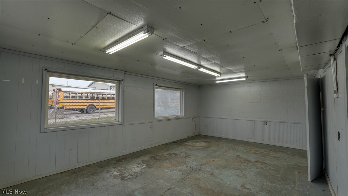 11445 East Pike Property Photo 8