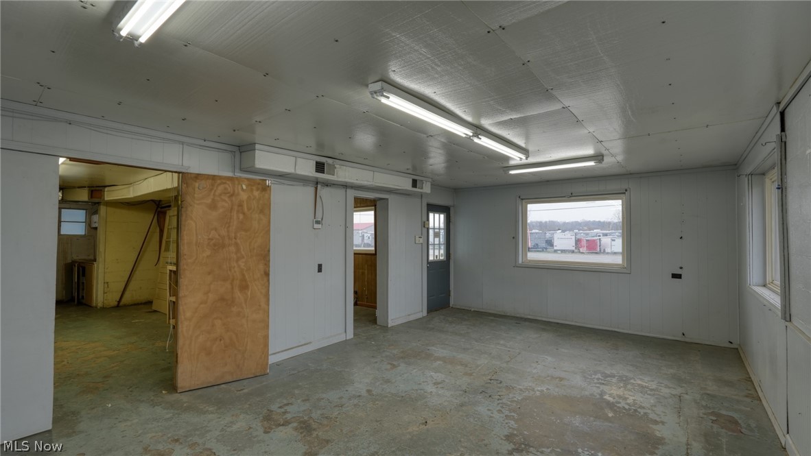 11445 East Pike Property Photo 10