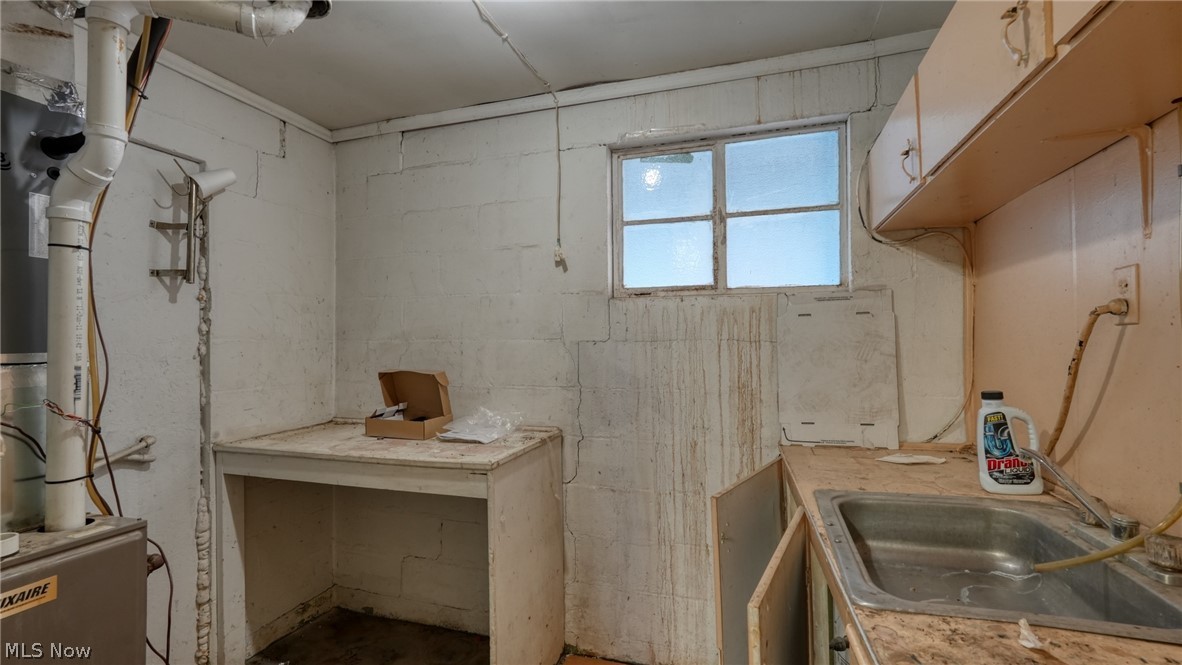 11445 East Pike Property Photo 12