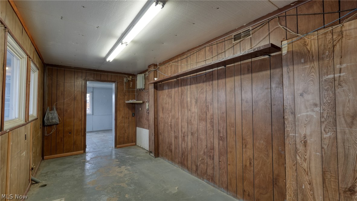 11445 East Pike Property Photo 19