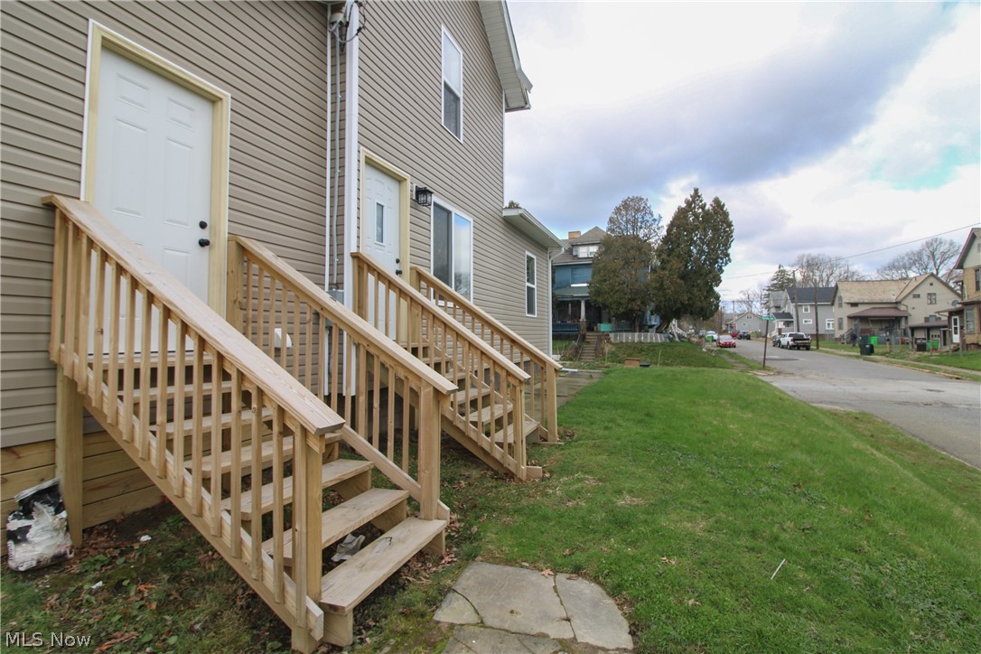 900 S Seneca Avenue Property Photo 3