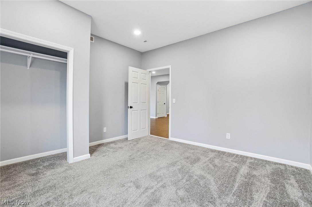 900 S Seneca Avenue Property Photo 18