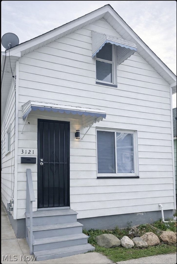 3121 Trowbridge Avenue Property Photo 1