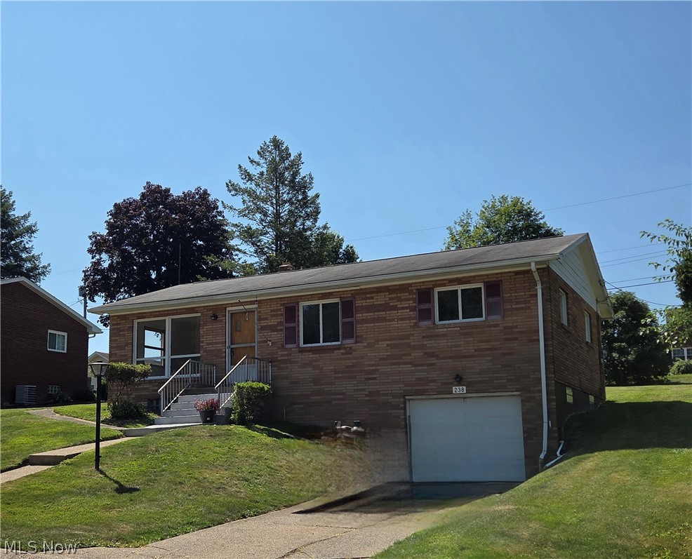 238 Meadowbrook Drive Property Photo 4