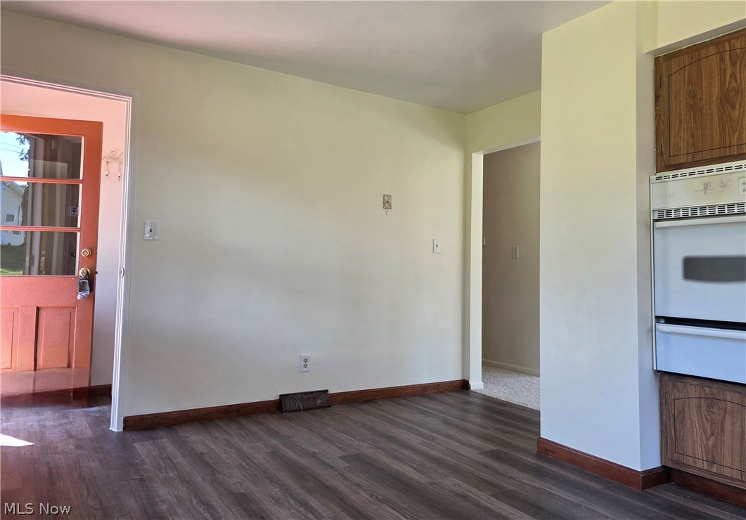238 Meadowbrook Drive Property Photo 9