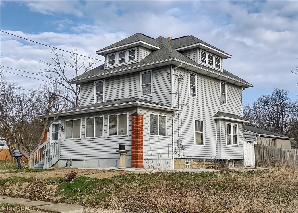 63 W Long Street