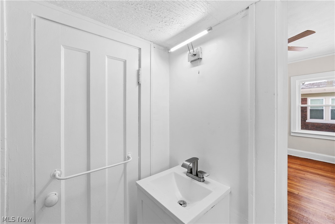 867 East Blvd Property Photo 12