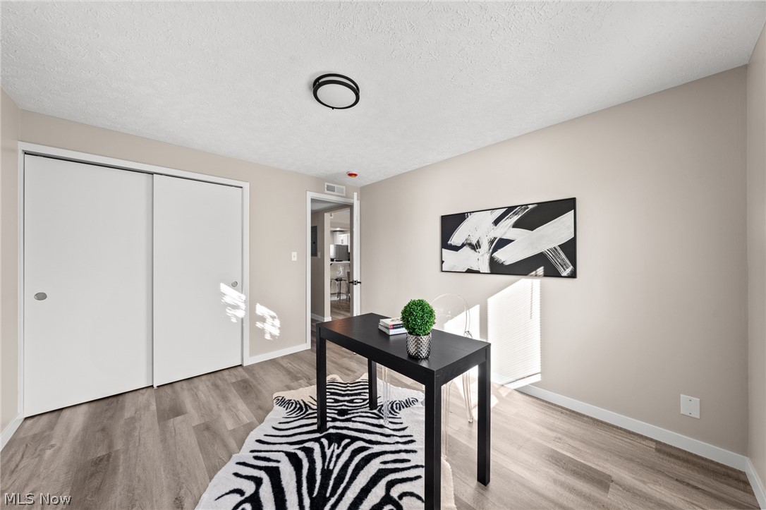 21045 Southbend Circle 8 Property Photo 11