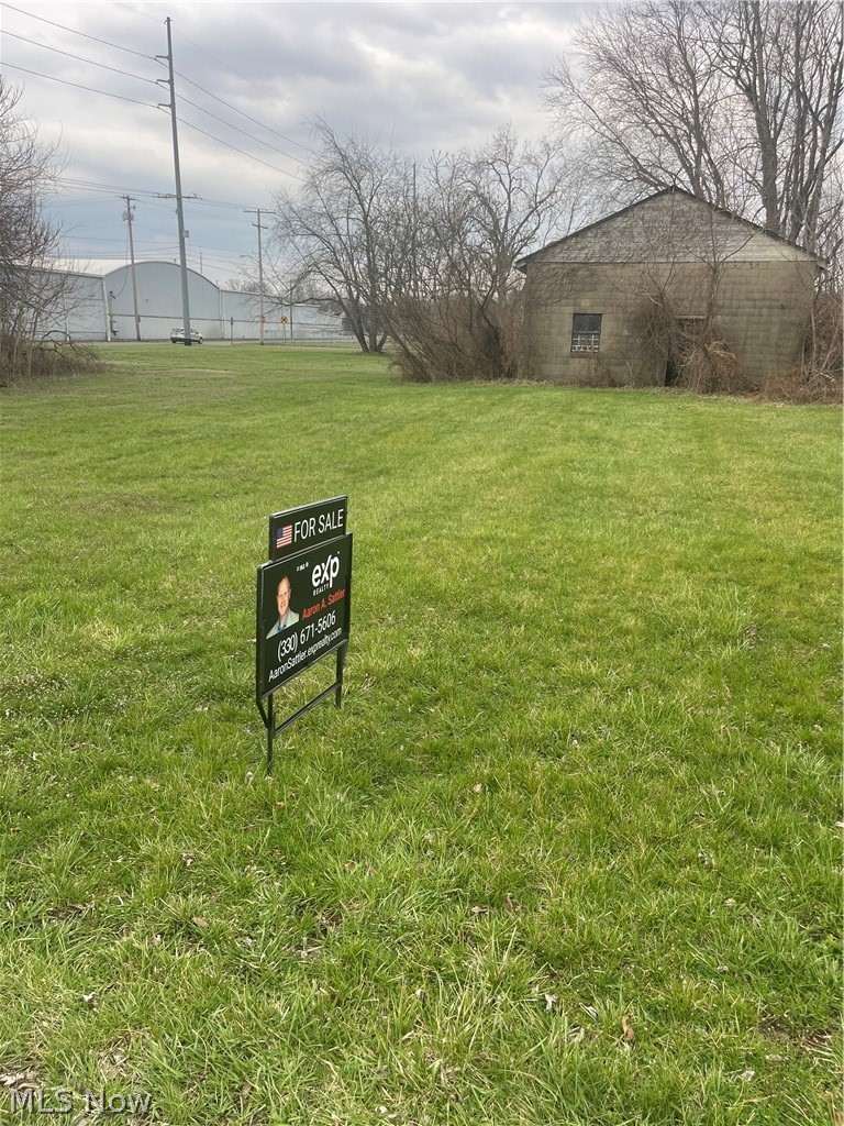 Irwin Place Ne Property Photo 1
