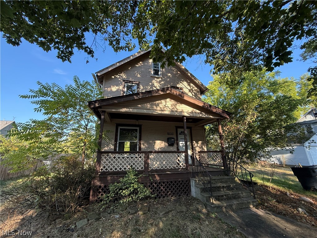 1033 Olive Avenue Ne Property Photo 1