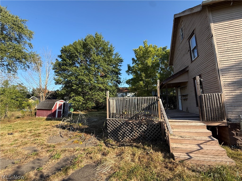 1033 Olive Avenue Ne Property Photo 3