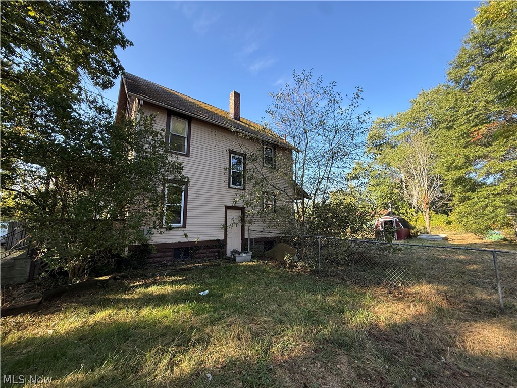 1033 Olive Avenue Ne Property Photo 4