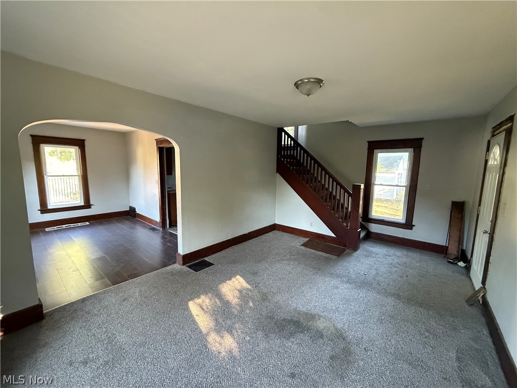1033 Olive Avenue Ne Property Photo 8