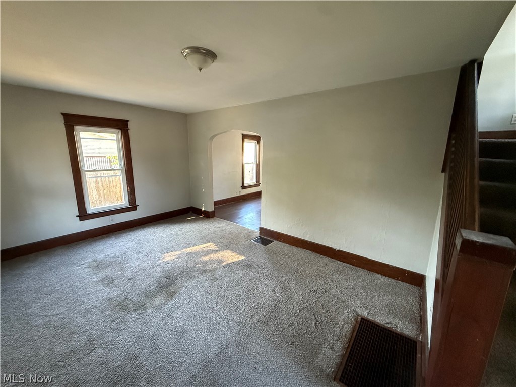 1033 Olive Avenue Ne Property Photo 14