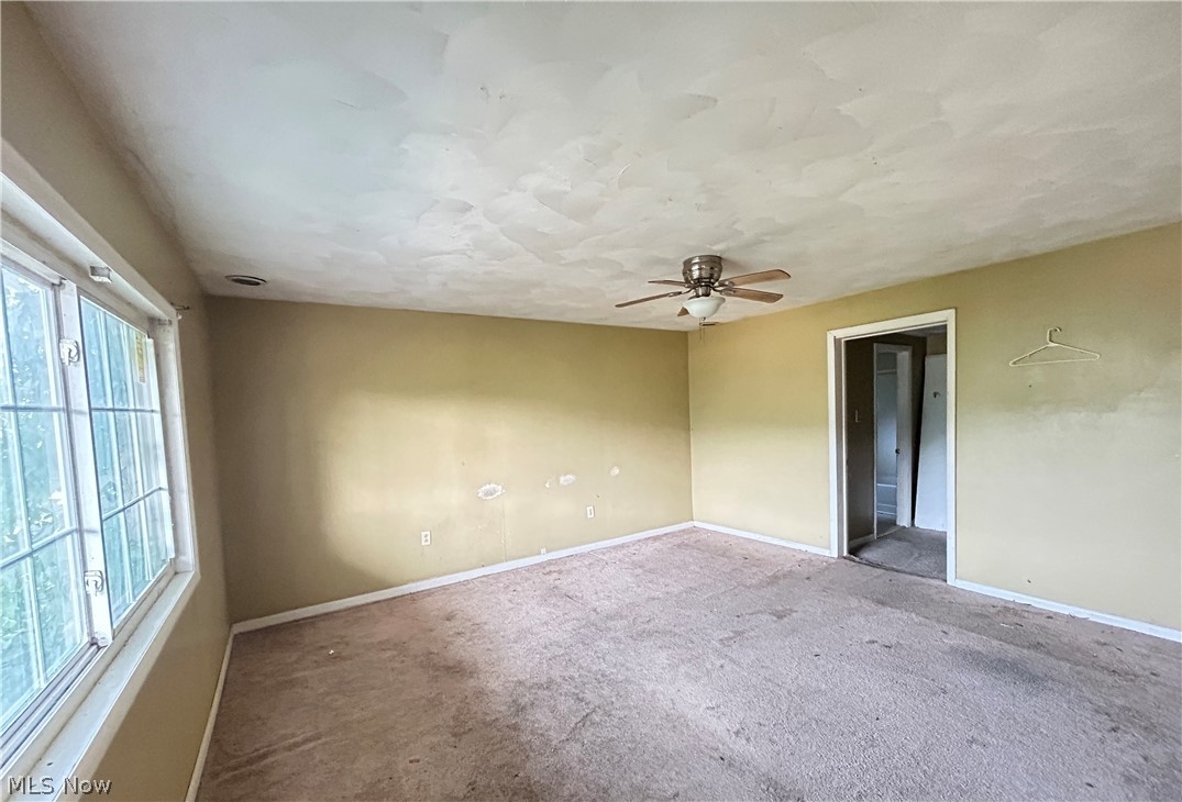 609 Whitely Street Property Photo 6