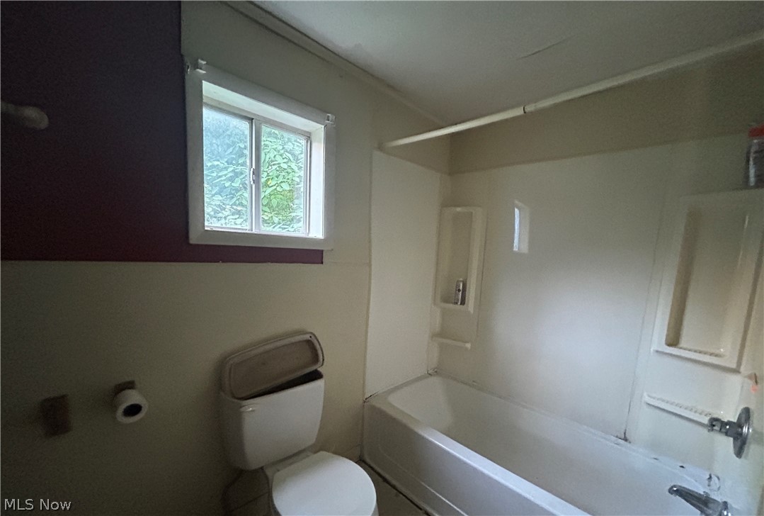 609 Whitely Street Property Photo 8