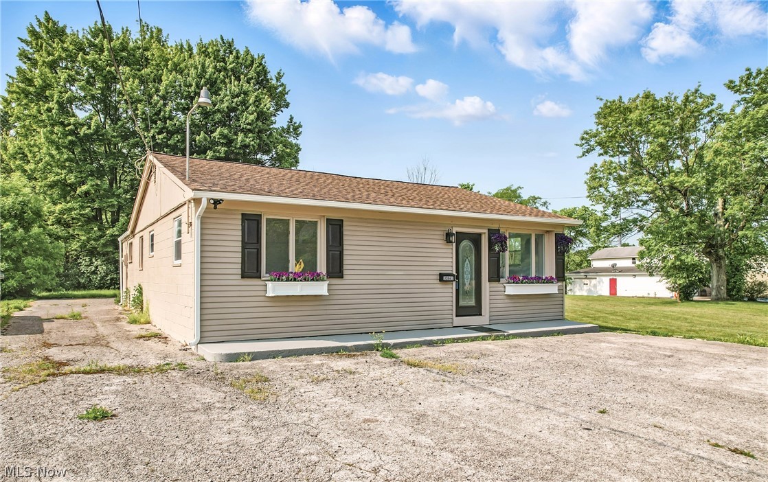 10861 Mahoning Avenue Property Photo 1
